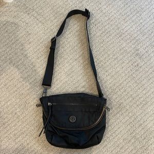 Multipurpose Lululemon crossbody